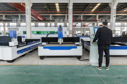 ЛАЗЕРНЫЙ СТАНОК ДЛЯ РЕЗКИ МЕТАЛЛА ST-6020R (6000*2000мм) 2kWt RAYCUS - st-e.info - Нягань